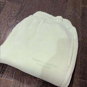 COMFRT SWEATPANTS size small/medium great condition, can ship very fast